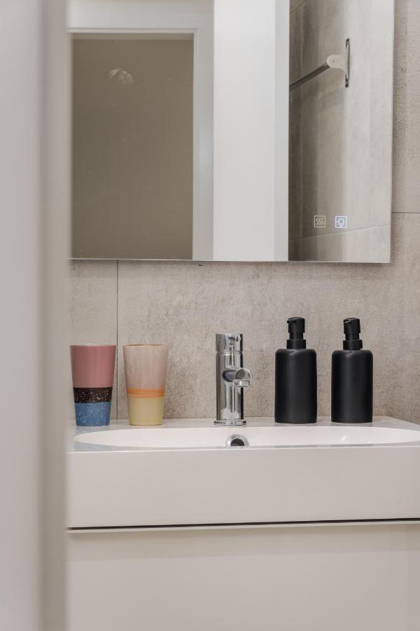 Casa Boma Lisboa - Design Apartment With Private Vegetal Terrace - Lapa VII Екстер'єр фото