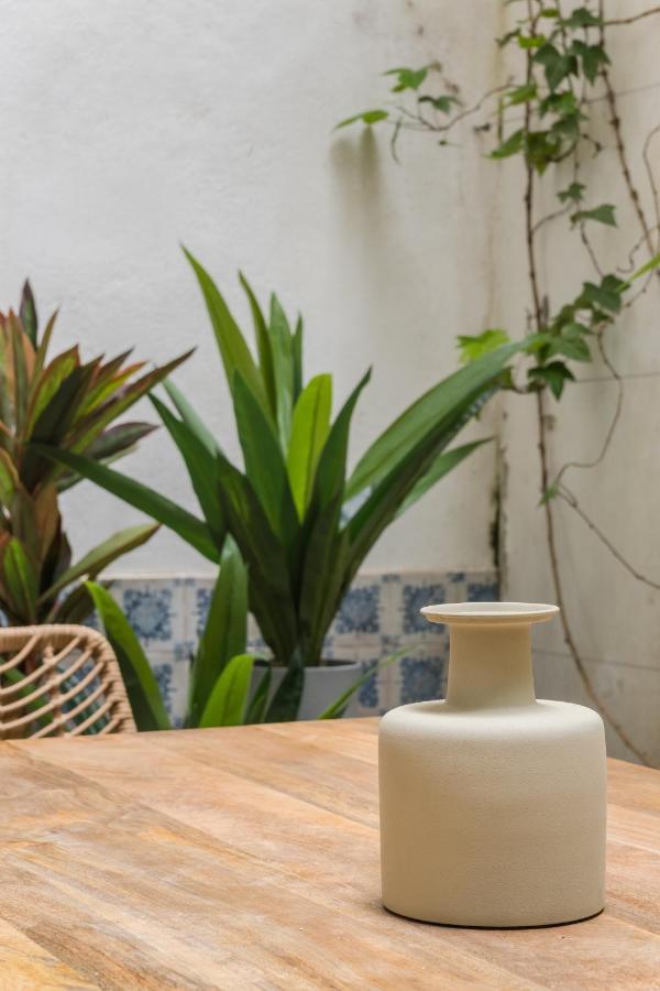 Casa Boma Lisboa - Design Apartment With Private Vegetal Terrace - Lapa VII Екстер'єр фото